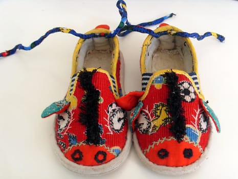 pig head shoes for Chinese children in rural areas