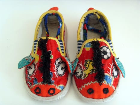 pig head shoes for Chinese children in rural areas