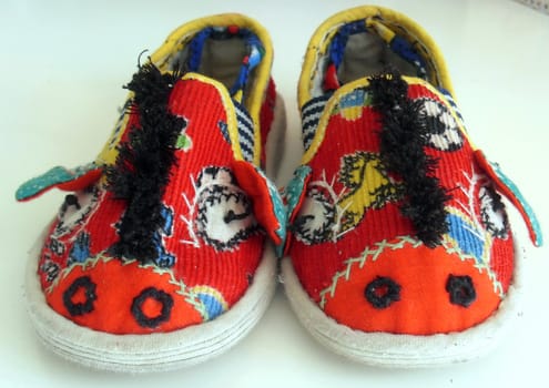 pig head shoes for Chinese children in rural areas