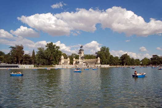boat on the lake, Sunday in Madrid