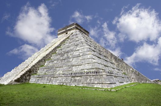 Mayan pyramid at Chichen Itza, Mexico