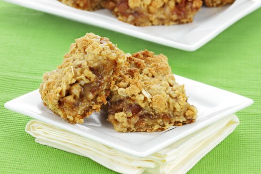 Delicious date bars made with oats and pitted dates.