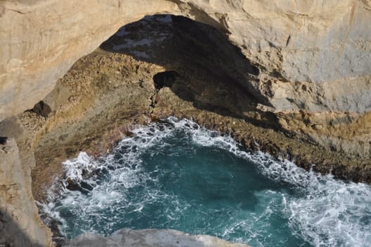 Stone arch. Famous rock formations. Great Ocean Road, Australia