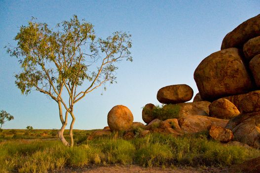 devil's marbles, in the australian outback, northern territory