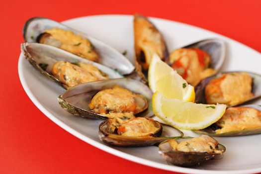 Baked mussels with mayonnaise