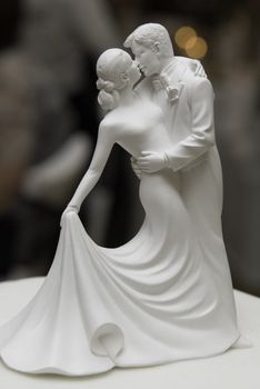 Figures on a wedding cake dancing