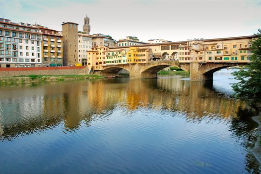 Ponte vecchio and the arno river