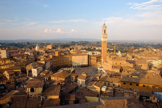 This is one of Italy's most famous squares, and the one with the most original shape. Piazza del Campo stands on the site that was once an ancient Roman forum, opposite Palazzo Pubblico.