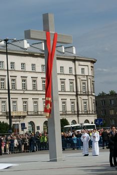 Warszaw, Poland - June 06: Cross in Pi?sudzkiego square on the Cross devotion Pope John  Paul II in the 20th anniversary of the Polish pope. About the pilgrimage: "Let your spirit come down and renew the  face of the earth"