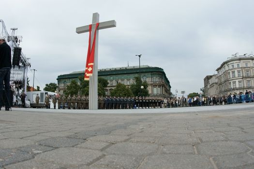 Warszaw, Poland - June 06: Cross in Pi?sudzkiego square on the Cross devotion Pope John  Paul II in the 20th anniversary of the Polish pope. About the pilgrimage: "Let your spirit come down and renew the  face of the earth"