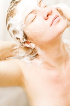people series: woman to shampoo one's hair