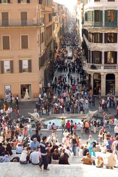 ROME, ITALY - OCTOBER 29. Tourist in Piazza di Spagna (Spagna Square) and via Condotti. Editorial. October 29, 2006. Rome - Italy