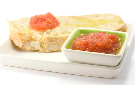 Bread with tomato, olive oil and garlic