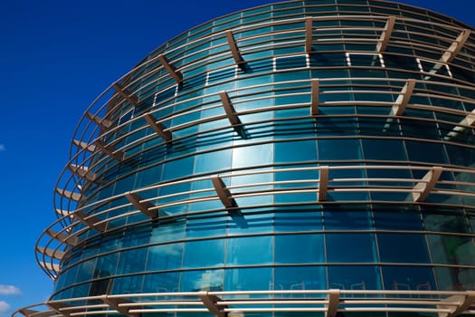 Office building on the basis of large windows and of modern style