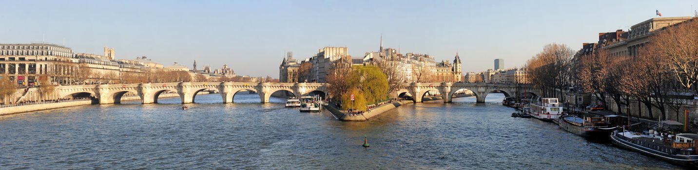 France, Paris, panoramic view of river Seine and Ile de la Cite