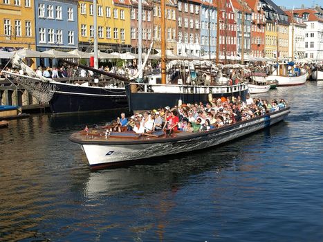 A 60 - minute guided which takes you to all parts of the old city and most famous sites like Nyhavn harbour.