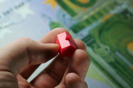 Little houses for Financing, Building or insurances