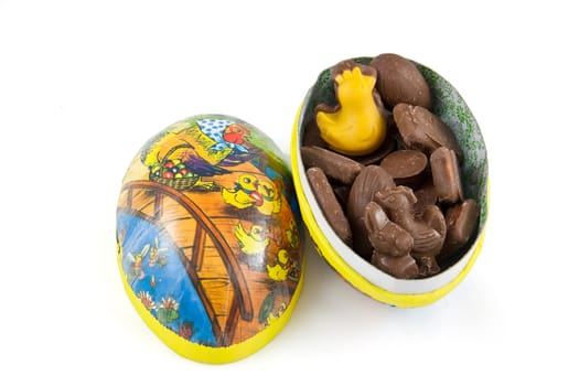 Picture of an easter egg with some yummy easter chocolate