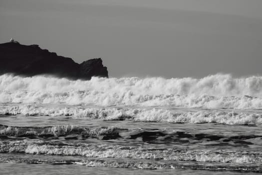 waves in black and white
