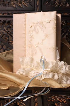 Cream Colored Jewellery box and bridal garter