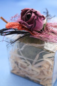 Spa Herbal Fizz Ball in a PVC box decorated with a rose