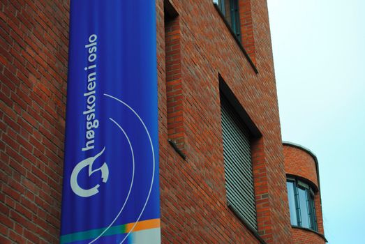 Banner of Oslo University College (Høgskolen i Oslo).