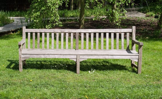 empty bench waiting for someone