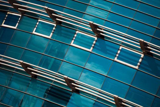 Office building on the basis of large windows and of modern style