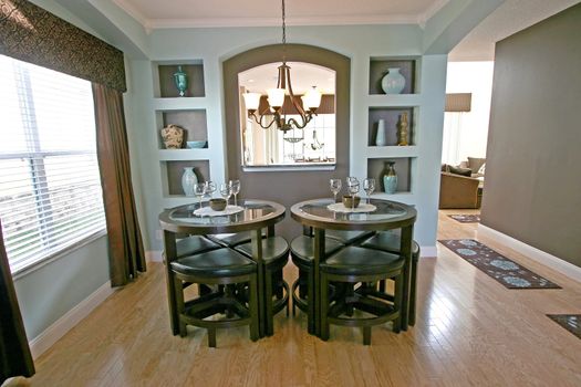 A Modern Dining Room in a Florida Home