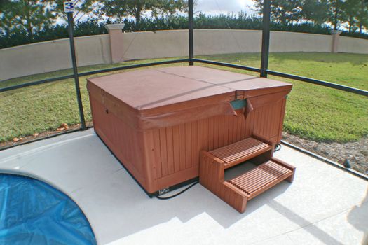 A Hot Tub near to a Pool in a Florida Home.