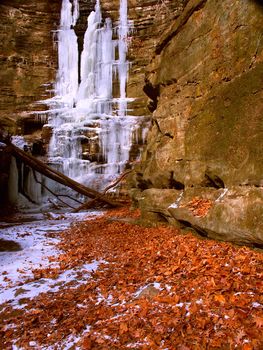 View of the frozen Lake Falls at Matthiessen State Park of Illinois.