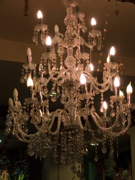 Classical Style Old Beautiful Hanging Crystal Chandelier        