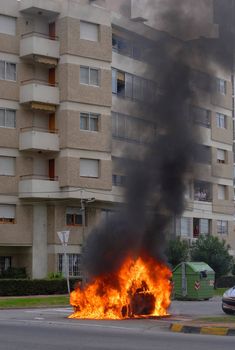 Car fire at the corner of Concepci�n del Uruguay and Almer�a. Montevideo, Uruguay.