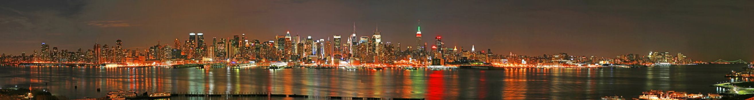 Manhattan panorama skyline with holiday lighting at Christmas Eve 2007, New York City 