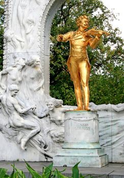 The Statue of Johann Strauss in Stadtpark in Vienna, Austria 