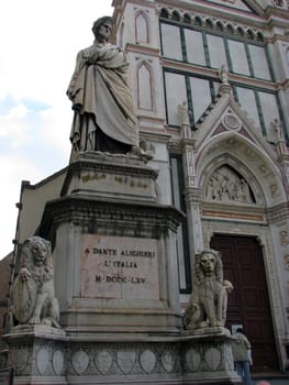 Memorial to the Poet Dante in front of Santa Croce Church, Florence, Italy.