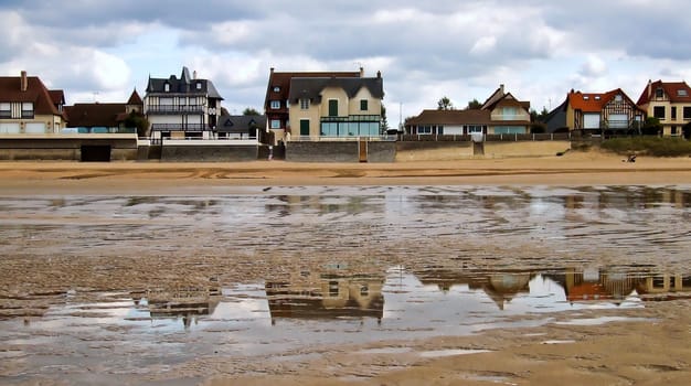 View of a small village facing the Juno beach, between heaven and earth