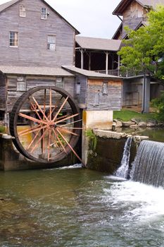 old mill water wheel in pigeon forge tennessee