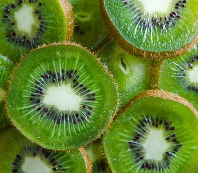 Sliced ​​kiwi fruit.