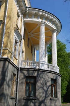 Classical building with rotunda with white columns