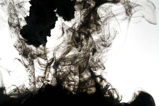 Smoke liquid ink in water