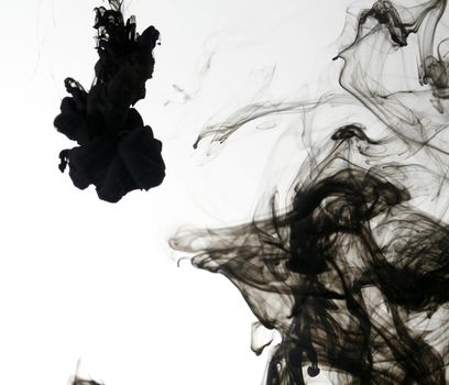 Smoke liquid ink in water