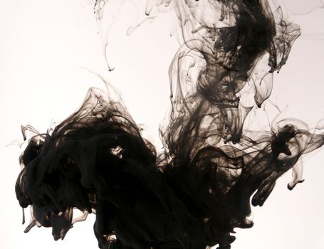 Smoke liquid ink in water