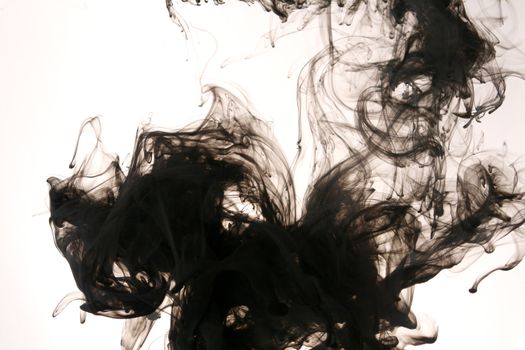 Smoke liquid ink in water