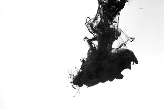 Smoke liquid ink in water