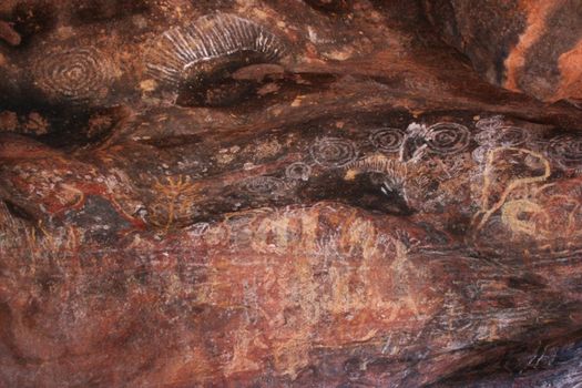 Beautiful ancient aboriginal drawings on rocks