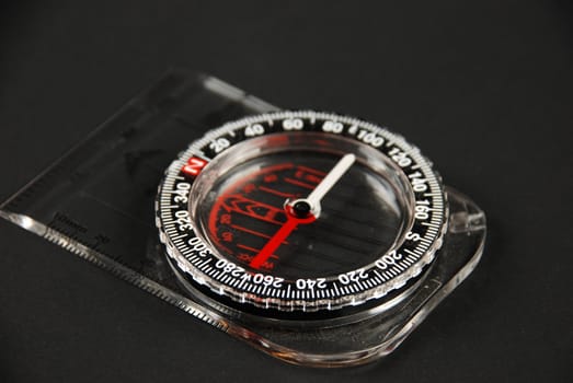 picture ofa magnetic compass