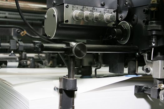 The beginning of a press by the polygraphic machine