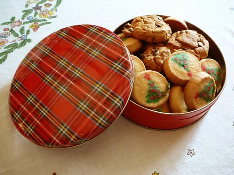 Christmas cookie tin