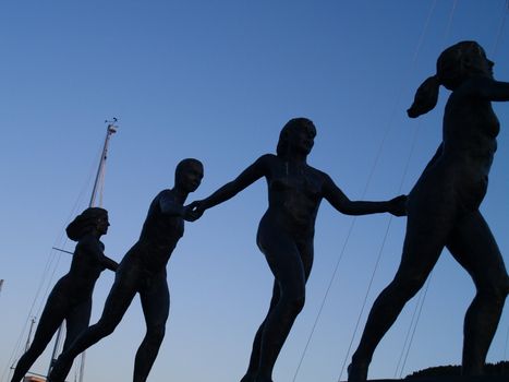 running sculptures